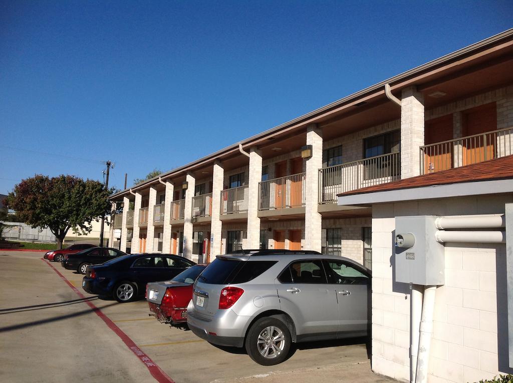 Heritage Inn Grand Prairie Exterior foto