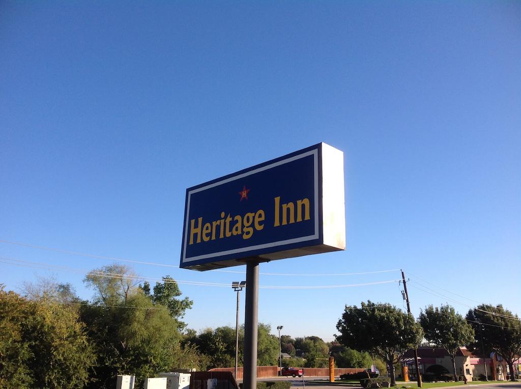 Heritage Inn Grand Prairie Exterior foto